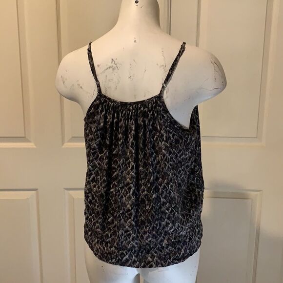 Joie adjustable strap top. - Picture 5 of 6